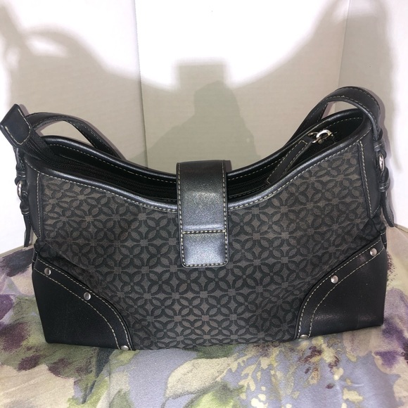 Relic Hobo Style Big Buckle Purse - Picture 8 of 13